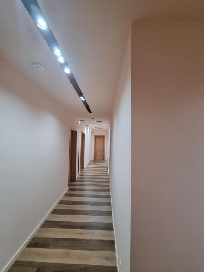 Hotel Elite Pogradec Exterior foto